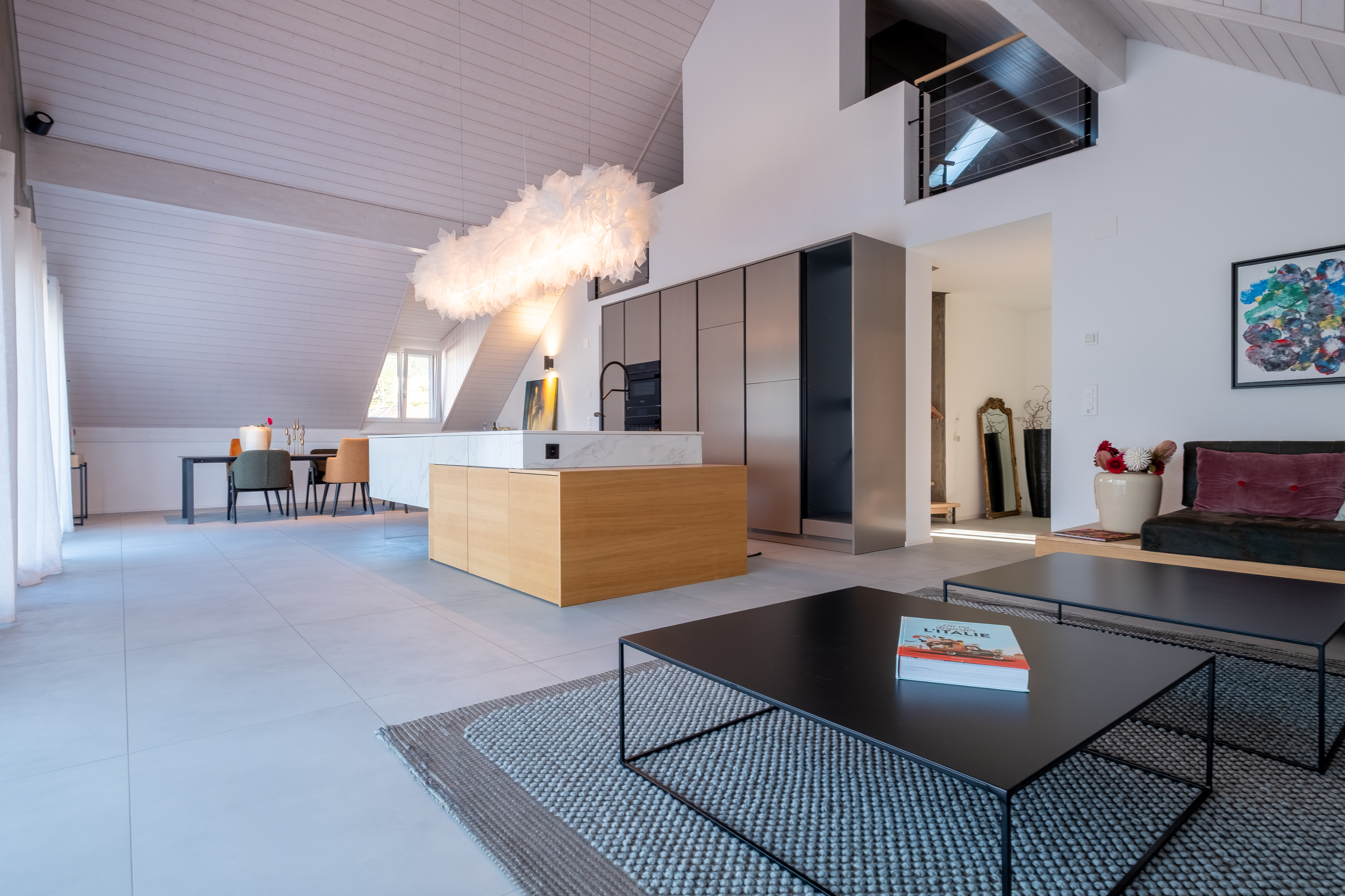 Attique d exception  5.5 pièces de 172 m2 + 50 m2 habitables en comble